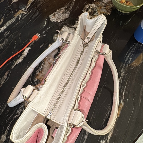 Coach Pink and White leather Shoulder Bag - Picture 3 of 11